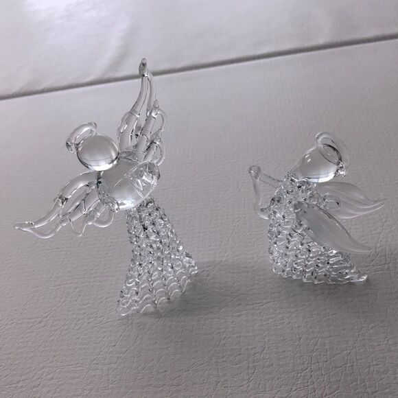 4 GLASS ANGELS: MATCHING PAIR AND 2 OTHERS - Picture 4 of 14